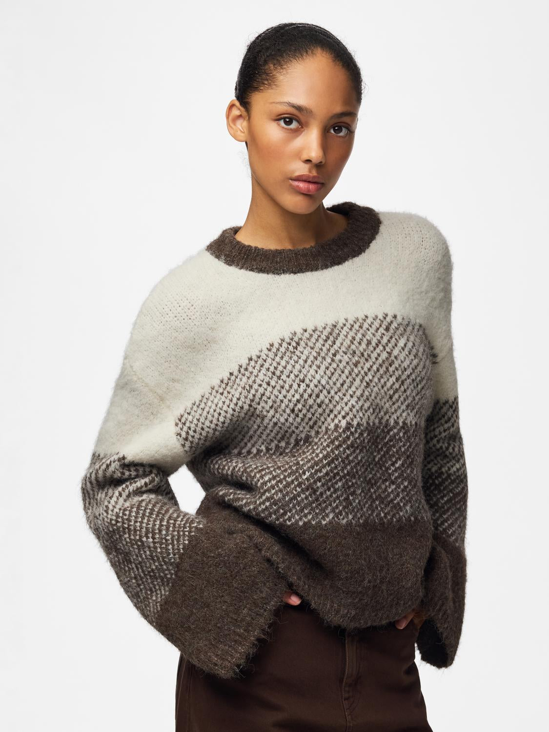 model_shot-front
